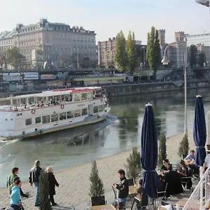 Wohnen Im Herzen Von At The Waterfront Viena